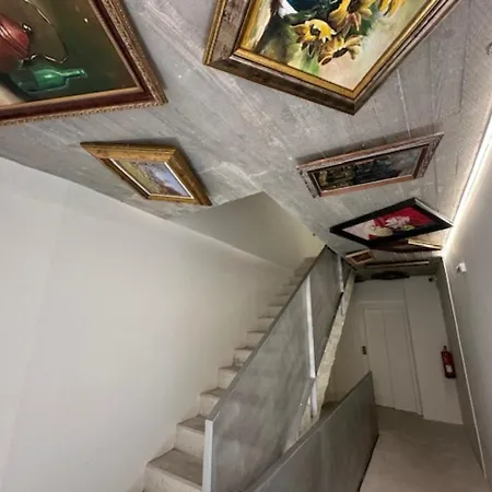 Urbe10 The Gallery Apartment