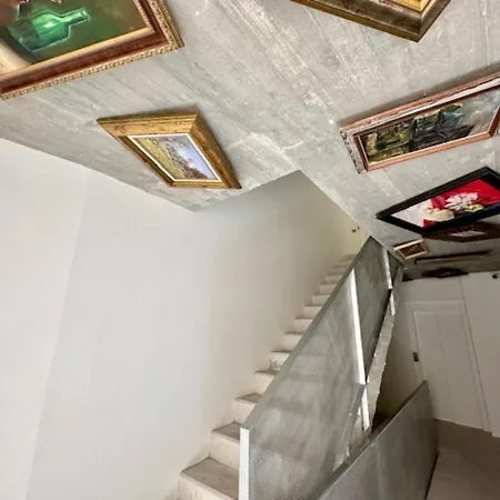 Urbe10 The Gallery Apartment